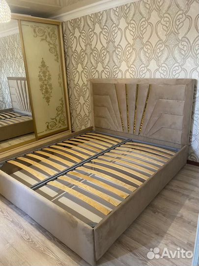 Спальный гарнитур