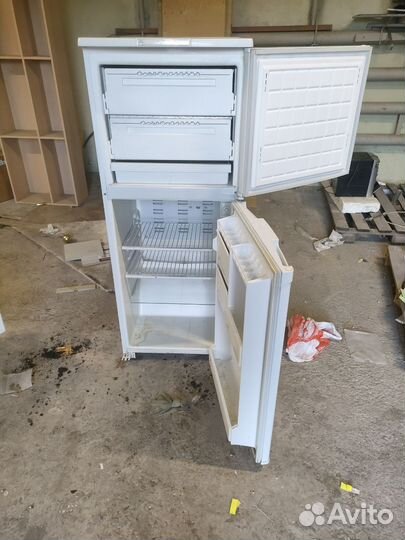 Холодильник бирюса