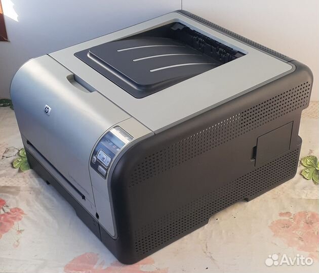 Цветной лазерный принтер HP LaserJet CP1515n