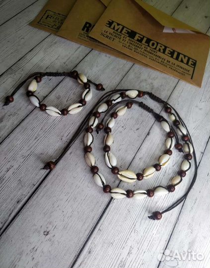 Плетёные браслеты, чокеры,из ракушек Каури