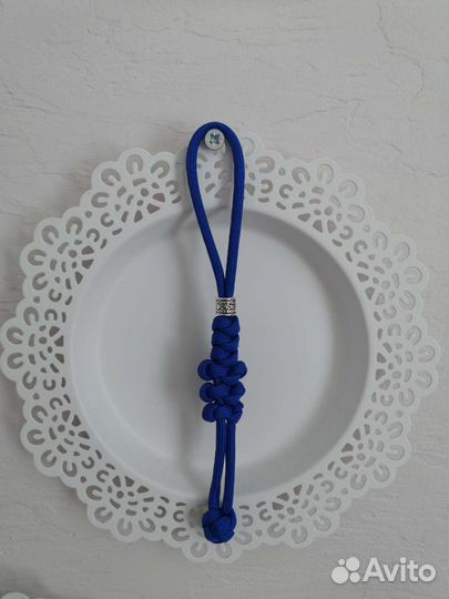 Брелок из паракорда