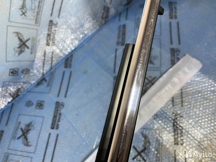 Накладка стекла задняя правая Toyota Land Cruiser