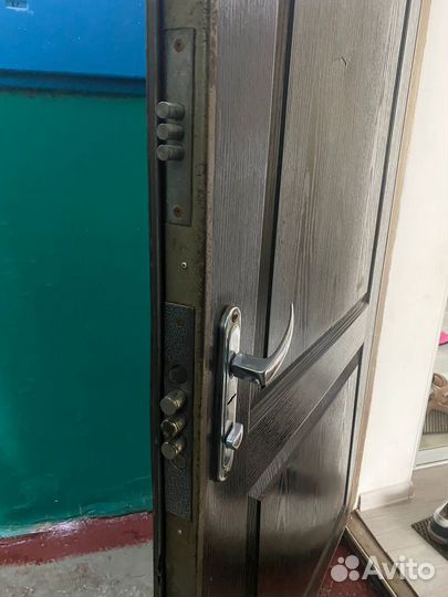 Дверь входная металлическая