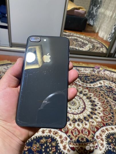 iPhone 8 Plus, 64 ГБ