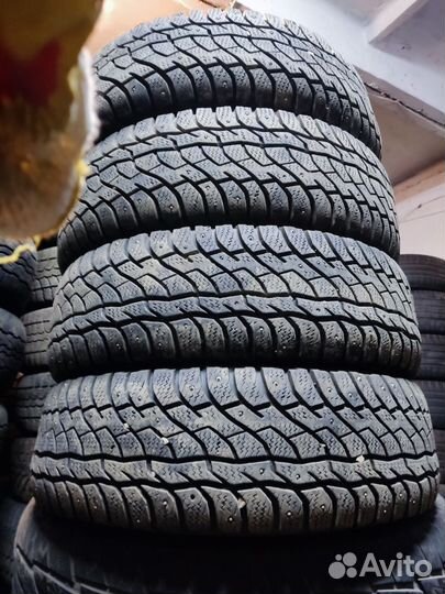 Viatti Brina Nordico V-522 215/65 R16
