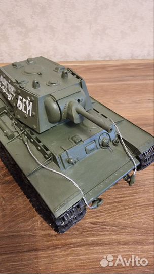Танк Кв-1 готовая модель 1/35