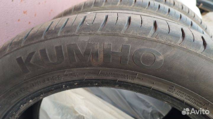 Kumho Ecsta HS51 215/55 R17