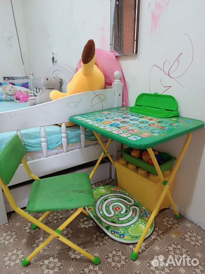 Детский стол и стул