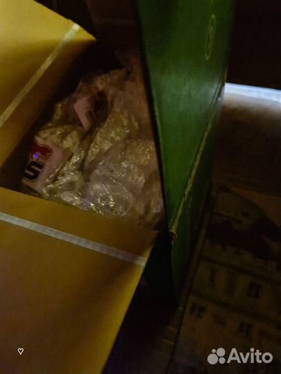 Коробка с машинками