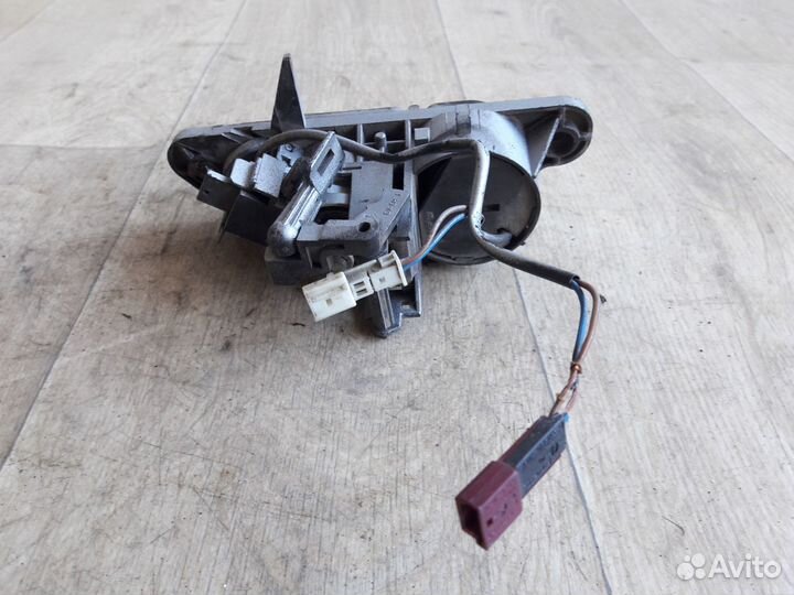 Кнопка открывания крышки багажника Mercedes W220