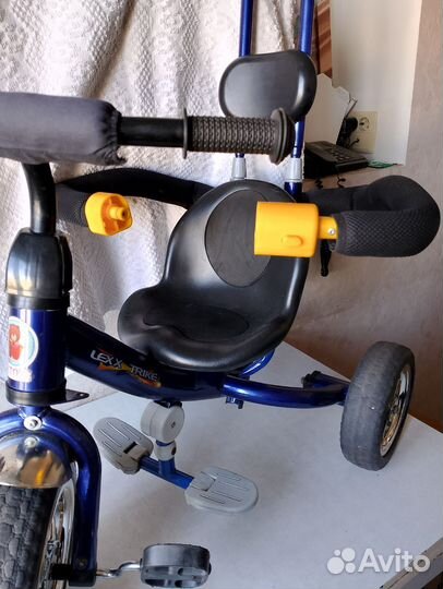 Детский 3х колесный велосипед с ручкой бу