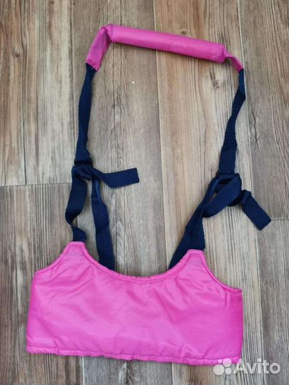 Вожжи, брендовый нагрудник и развивающие игрушки