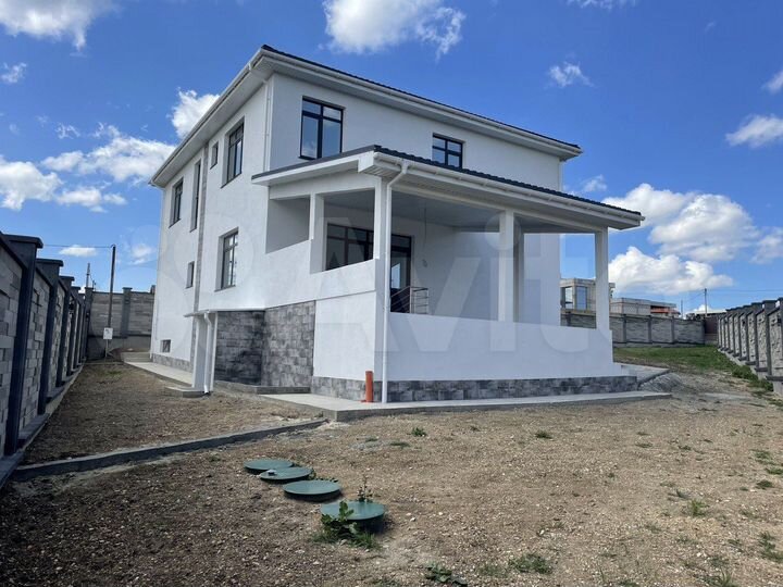 Дом 352,6 м² на участке 9,1 сот.