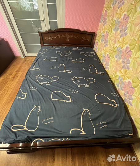 Кровать с матрасом 140 200