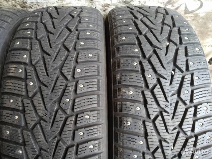 Nokian Tyres Hakkapeliitta 7 215/65 R16 102T