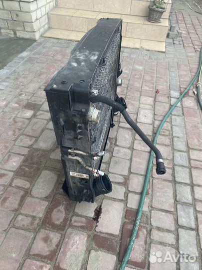 Радиатор охлаждения на bmw х5 е70