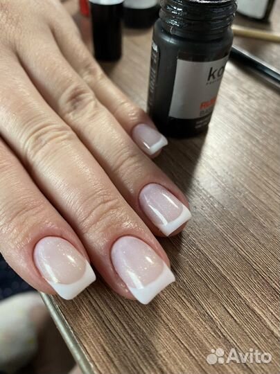 Модель на маникюр с покрытием гель лак