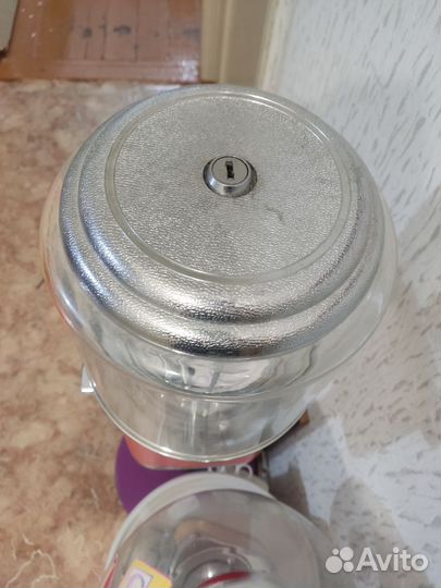 Автоматы для конфет, жевательной резинки, игрушек