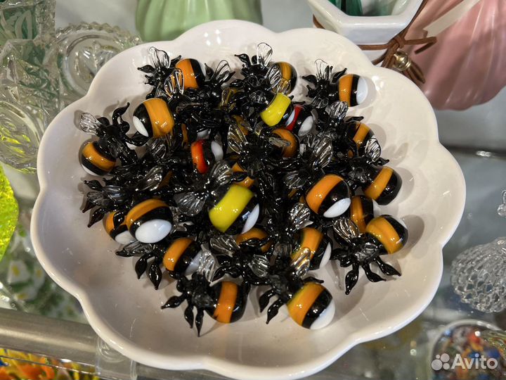 Пчела, шмель из стекла