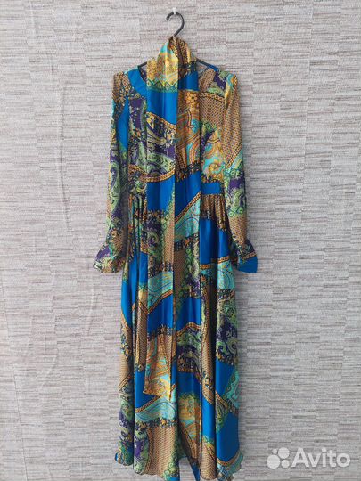 Платье почти новое одевала пару раз отдаю за 3 тыс