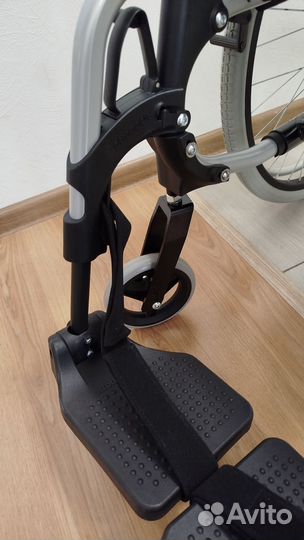 Коляска инвалидная Ottobock 43см