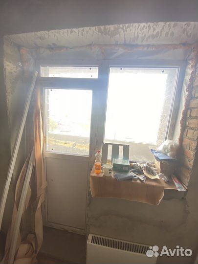 Балконная пластиковая дверь с окном