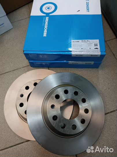 Диск тормозной задний Volkswagen Golf 6