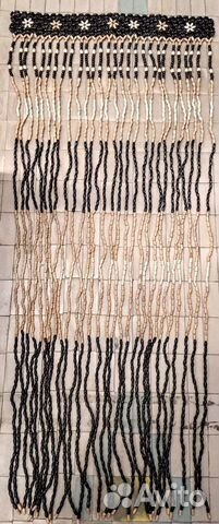 Шторы и светильник из дерева