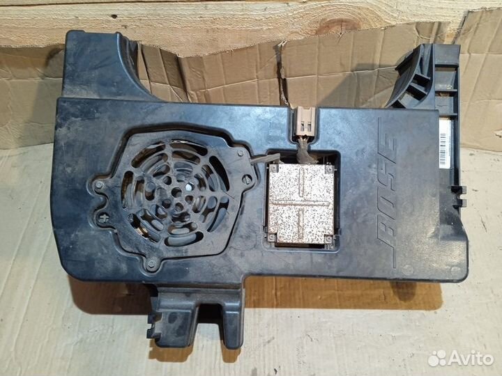 Сабвуфер Infiniti QX56