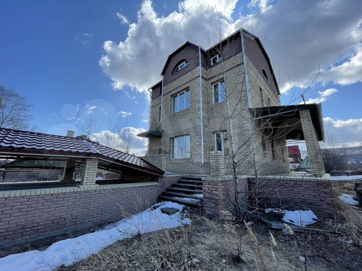 Коттедж 413,8 м² на участке 10 сот.