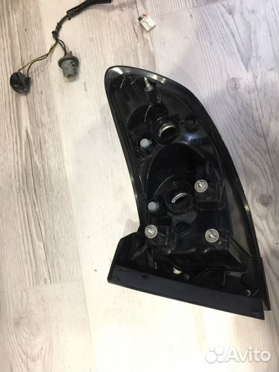 Фонарь задний левый hyundai santa fe 2