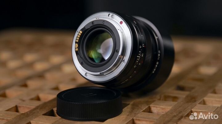 Объектив Carl Zeiss Planar T* 1.4/50mm ZE