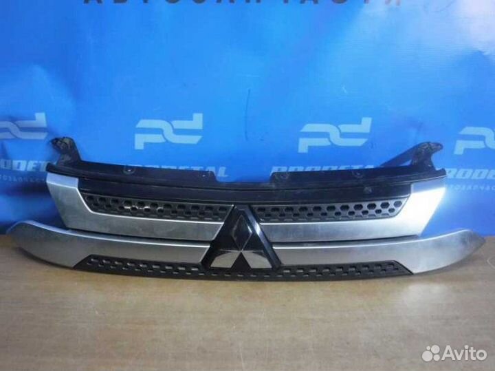 Решетка радиатора Mitsubishi Outlander GF