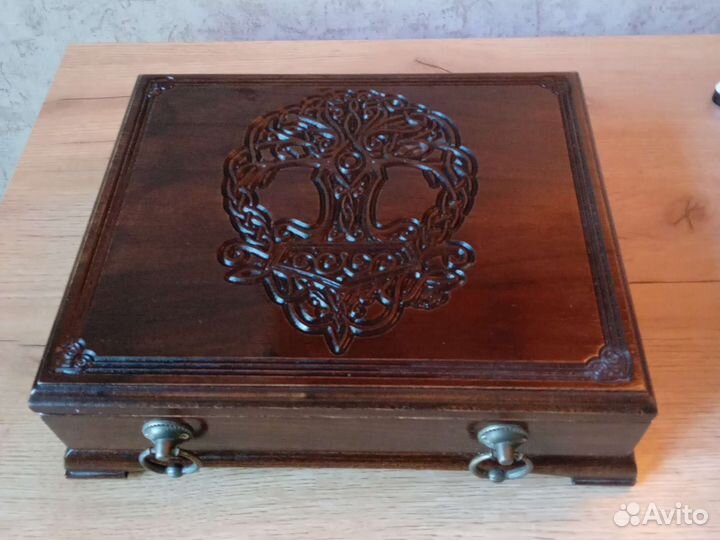 Продам шкатулку