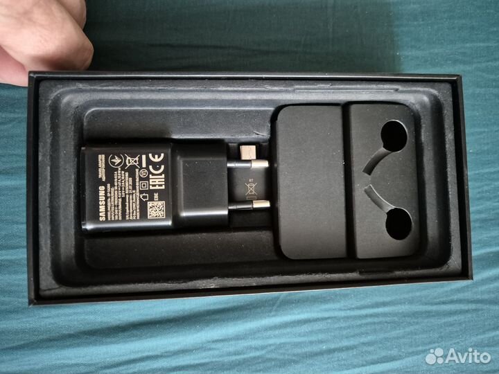 Samsung Galaxy S10, 8/128 ГБ