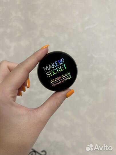MakeUp Secret кремовый хайлайтер