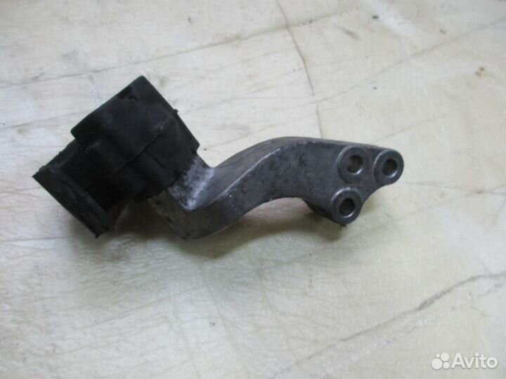 Опора двигателя w451 Smart 660.950 2008