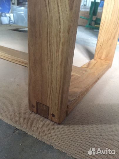 Стол из эпоксидной смолы