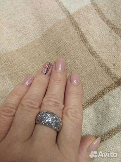 Серебряное кольцо с танзанитами