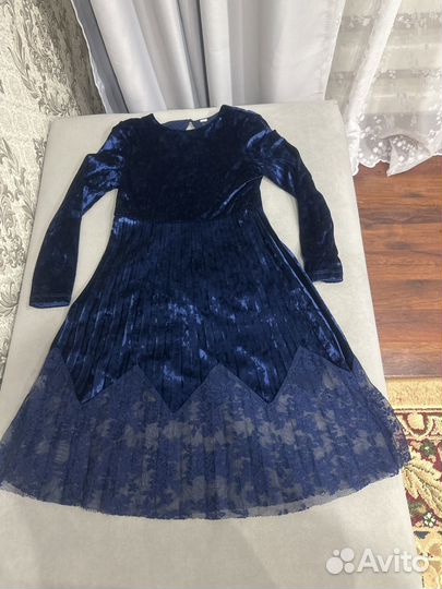 Красивое платье на девочку от 7 до 9 лет