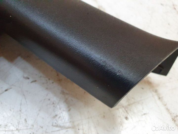 Обшивка крышки багажника задняя правая Lexus Rx 4