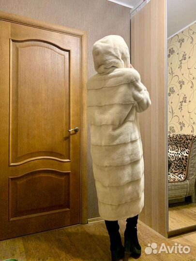 Шуба норковая с капюшоном новая