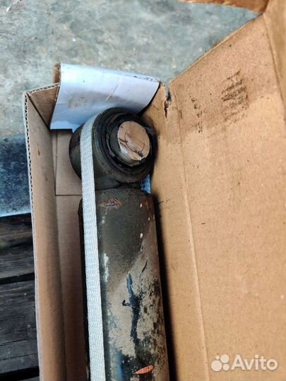 Задние стойки KIA Sportage 3