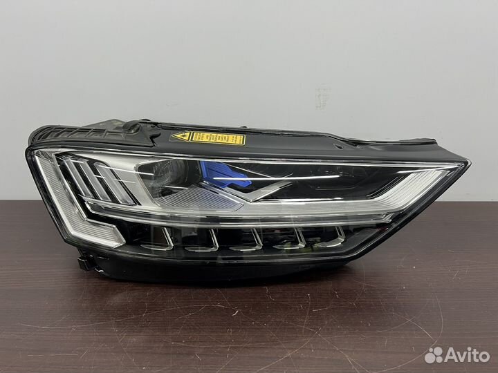 Правая фара Audi A8 D5 Laser