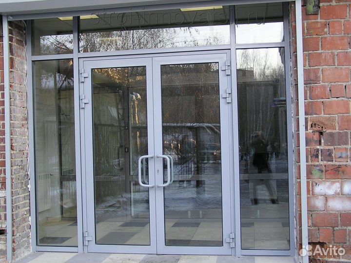 Алюминиевая дверь стекло