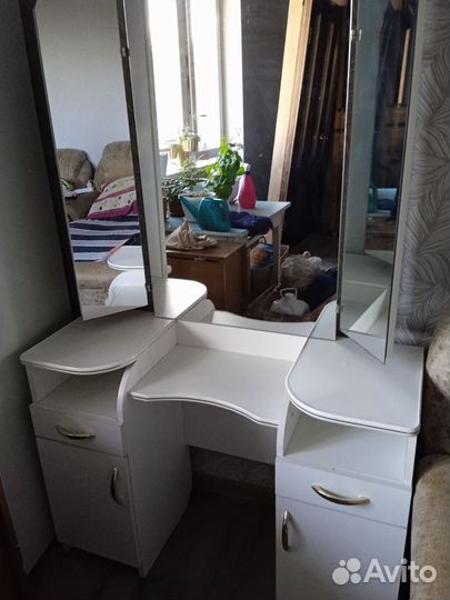 Трюмо трельяж зеркало,туалетный столик