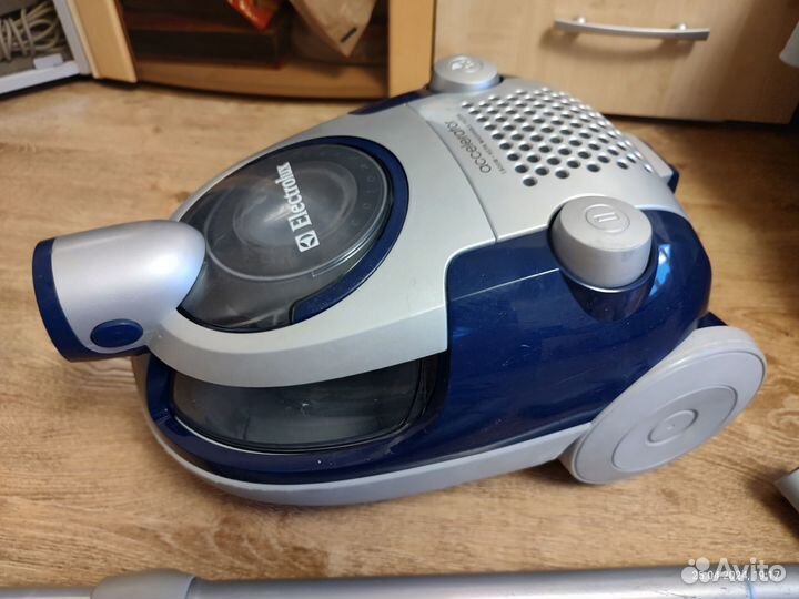 Пылесос Electrolux 1800W