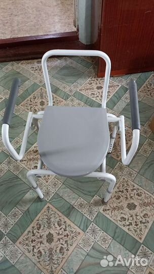 Инвалидное кресло с туалетом