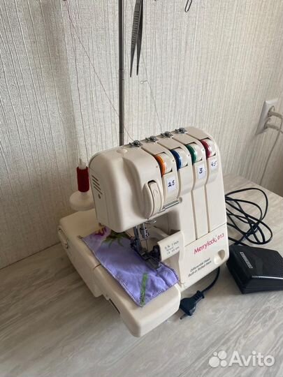 Швейная машина оверлок