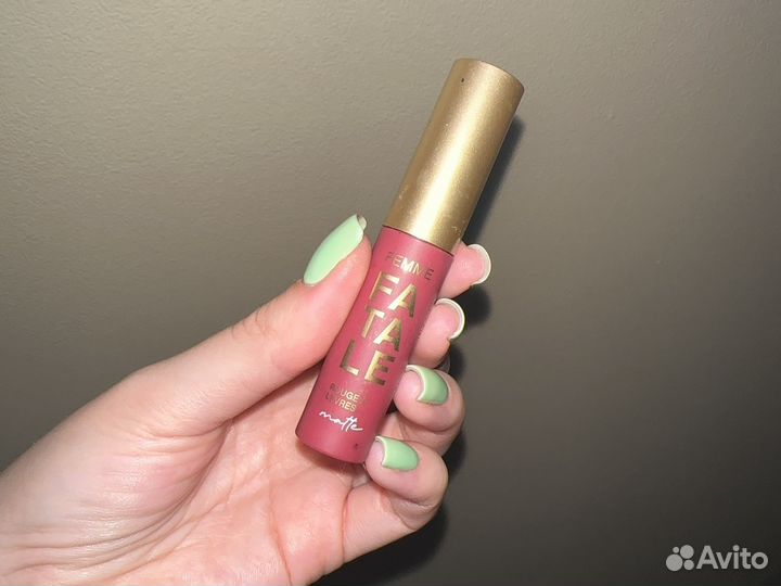 Помада для губ Vivienne Sabo